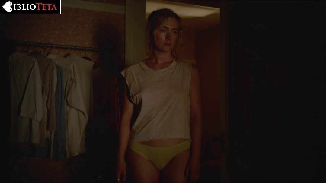 Saoirse Ronan desnuda en Foe (2023)